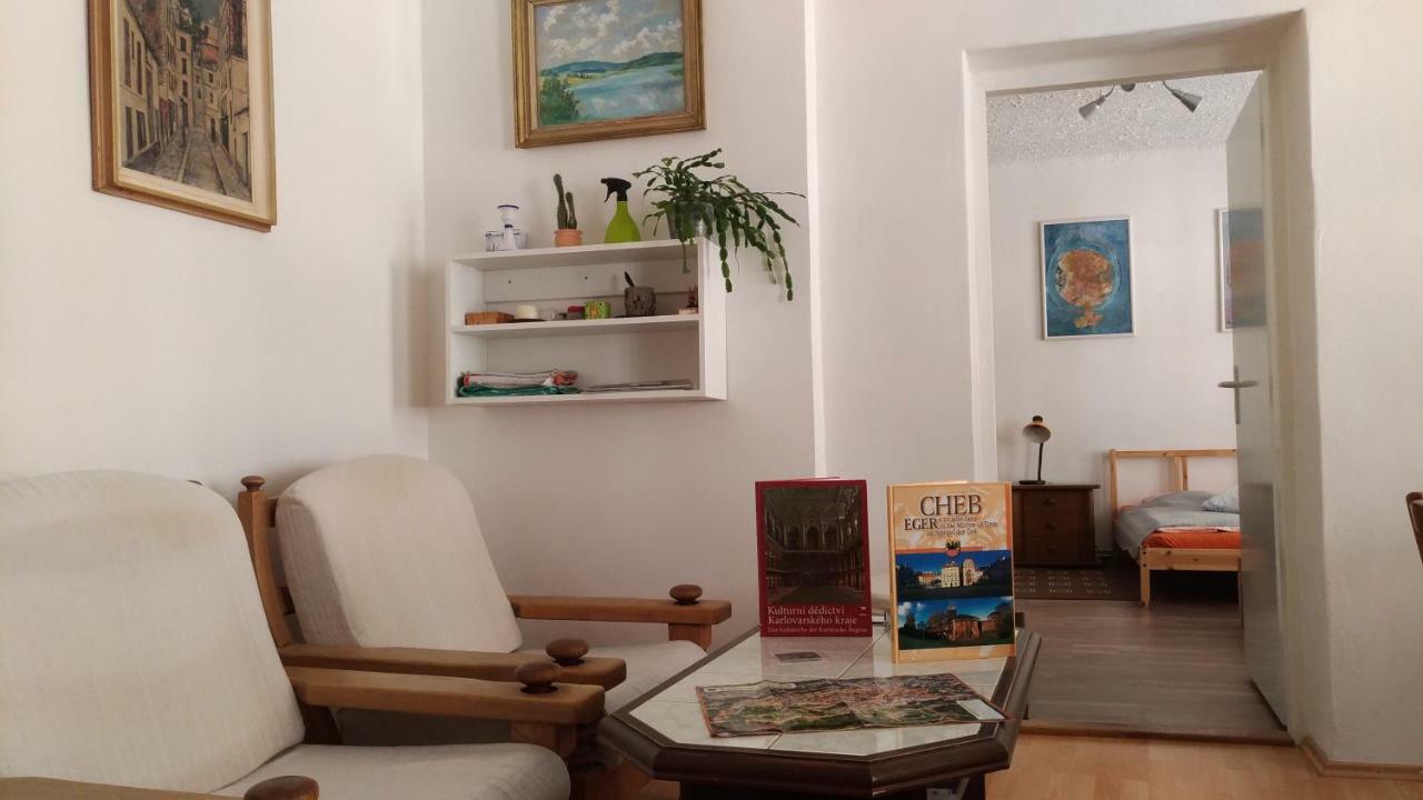 Skromny Apartman V Centru Chebu エクステリア 写真